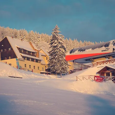 Straszny Dwor Resort *