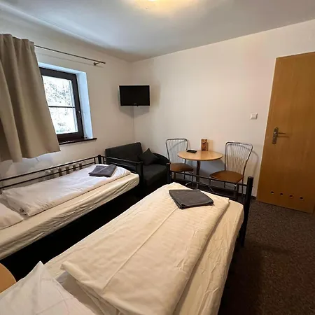 Straszny Dwór Ośrodek wypoczynkowy *