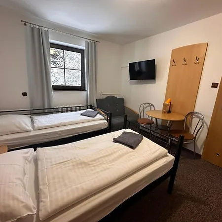 Straszny Dwór Ośrodek wypoczynkowy *